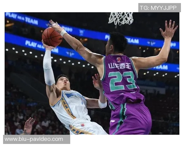 赢球助力公益两不误主场首秀书豪展笑颜